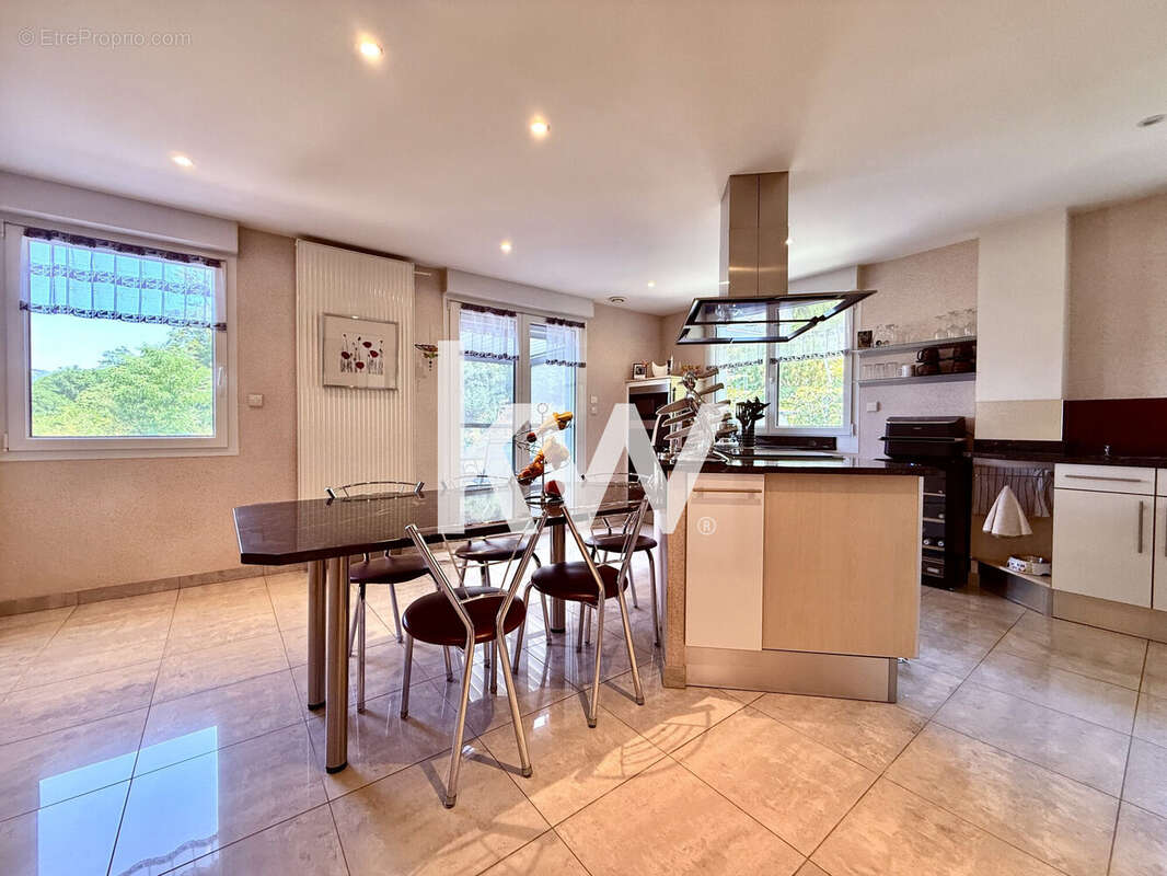Maison 253 m² à Rancenay  - photo 3
