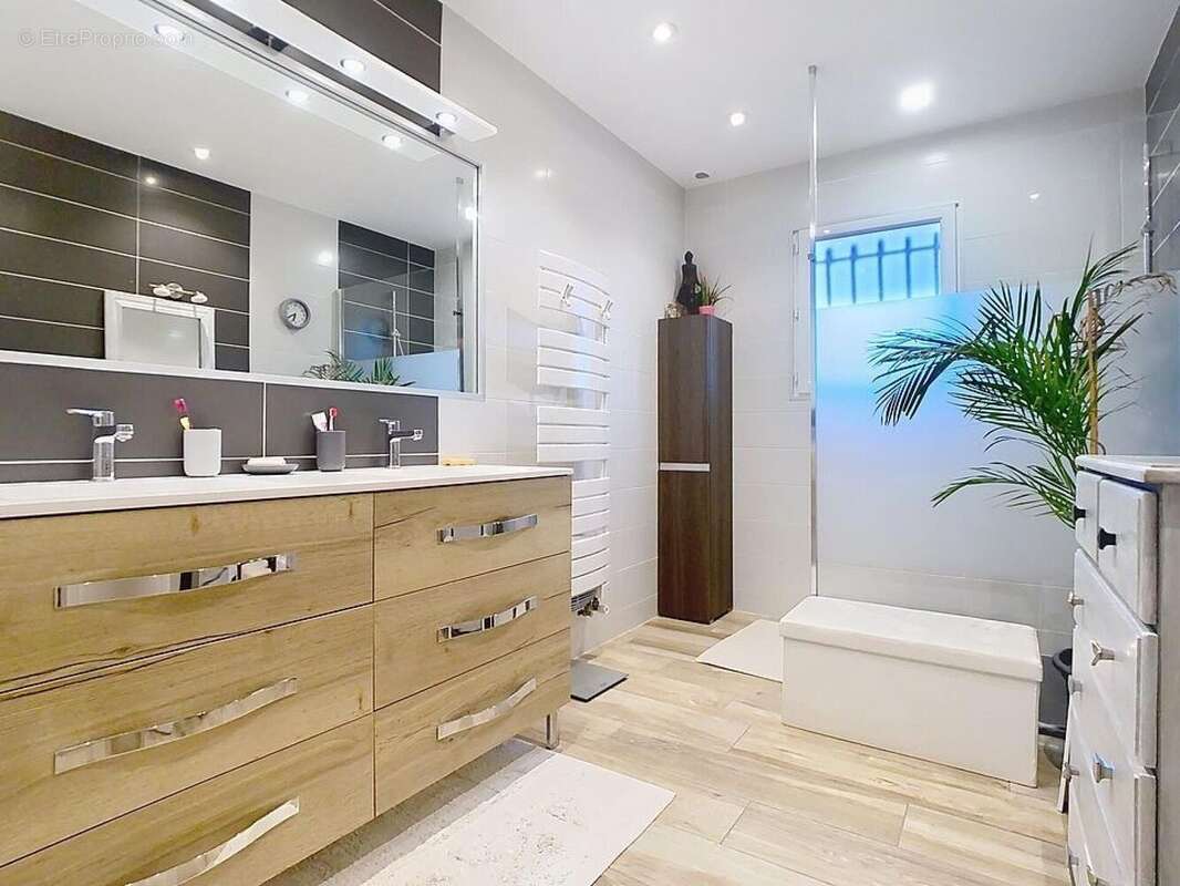 Maison 124 m² à Saint-Lary  - photo 5