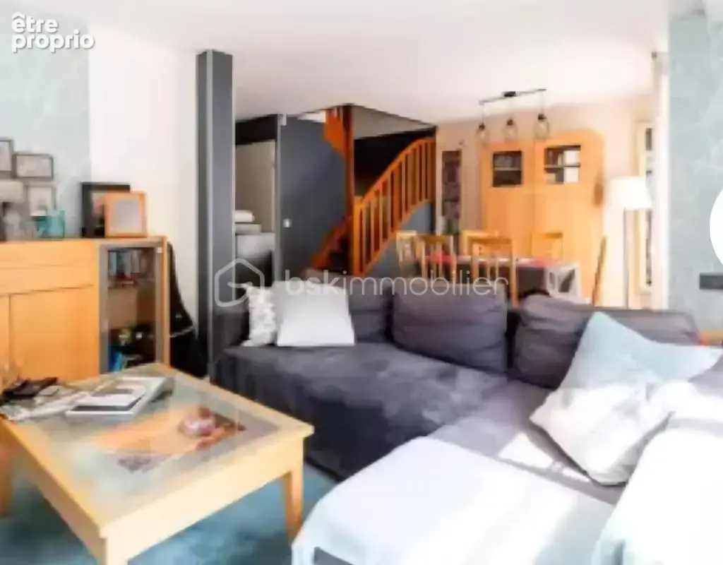 Maison familiale lumineuse avec jardin et garage dans une résidence sécurisée - photo 4