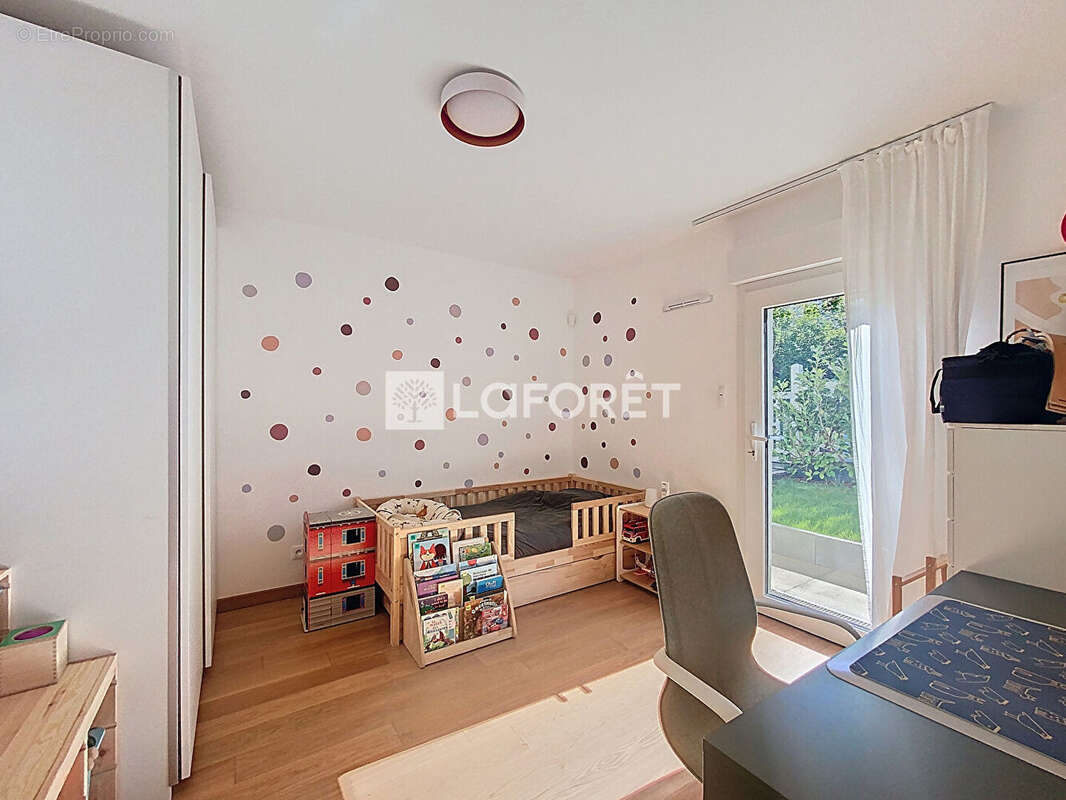 Appartement à SURESNES