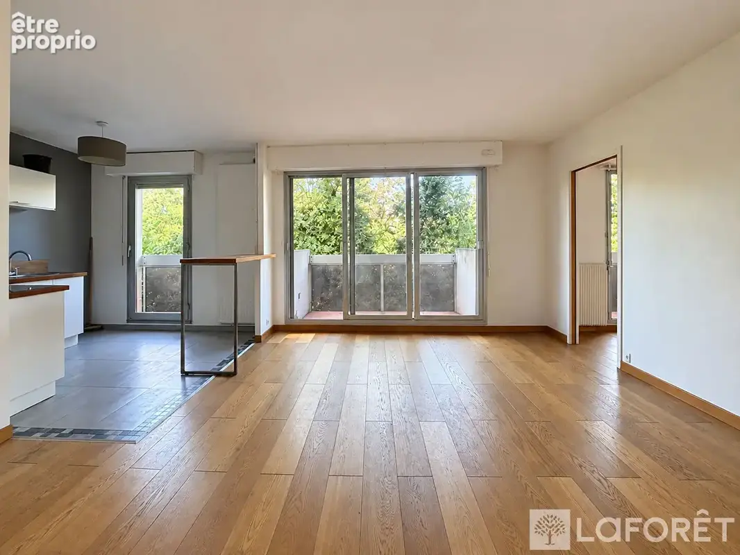 Sèvres ? 2 pièces de 43 m² avec 2 balcons, cave et parking - photo 2