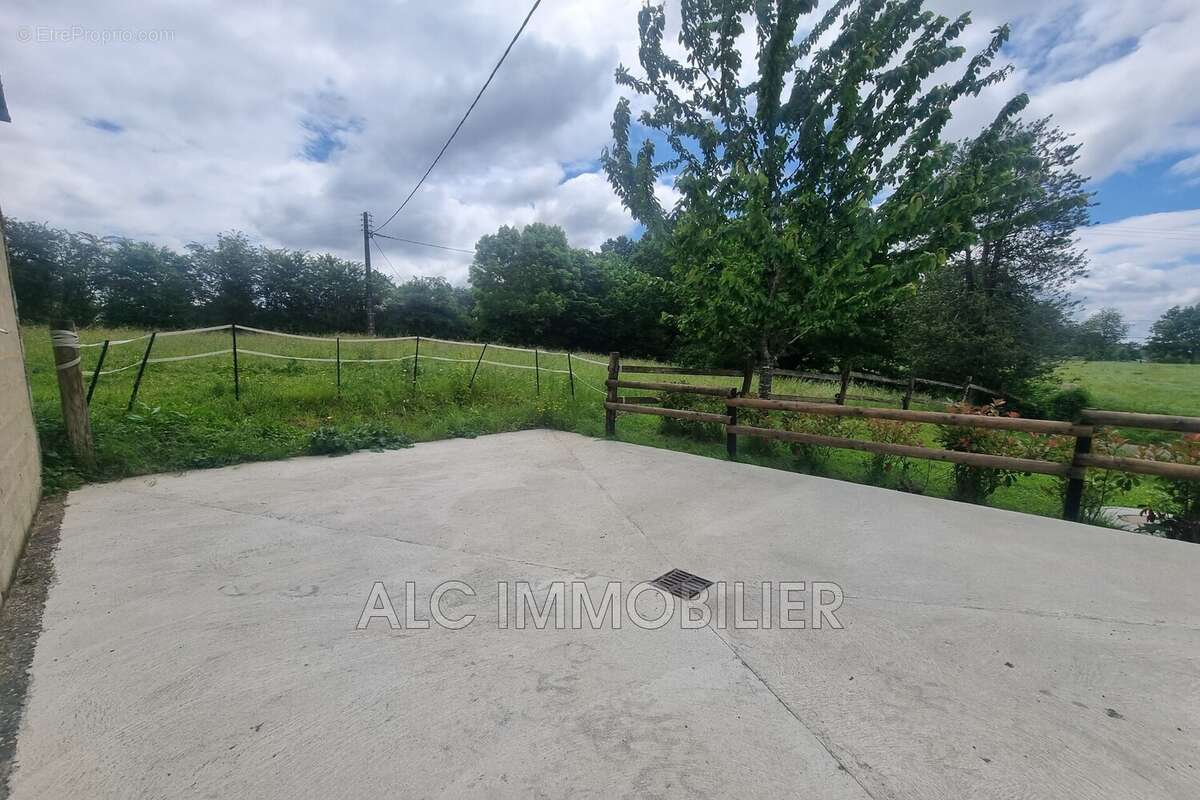 Maison à LE MELE-SUR-SARTHE