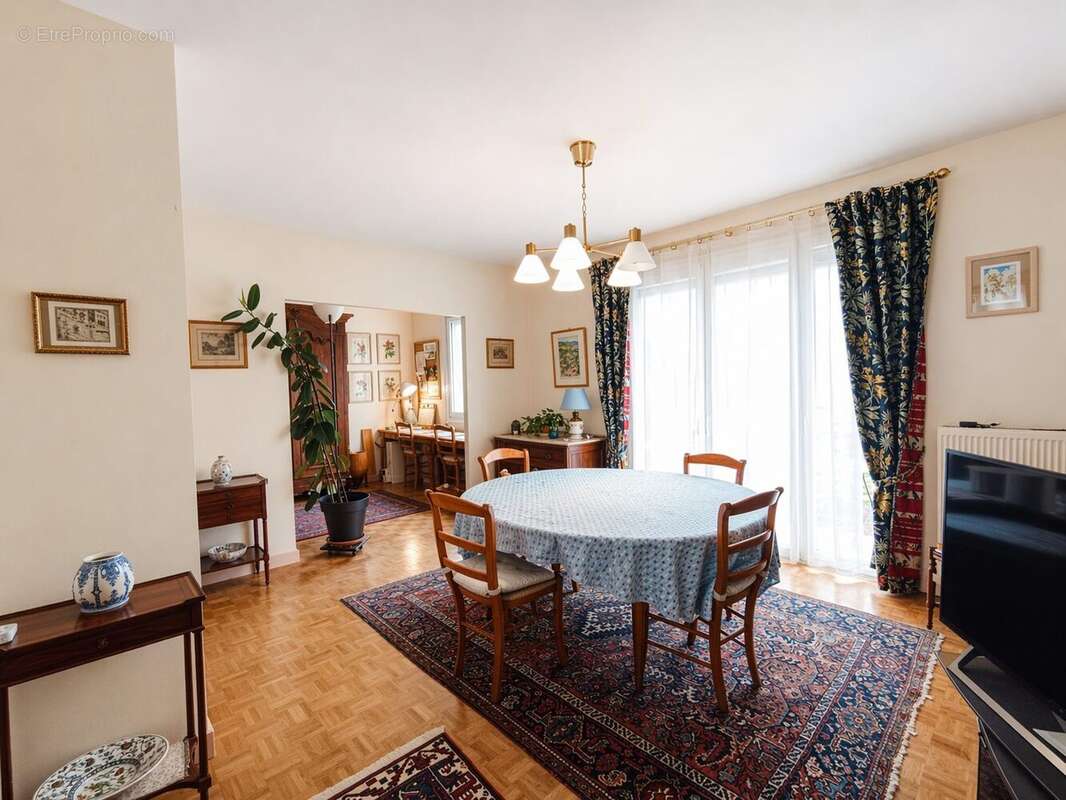 Maison à SAINT-CYR-SUR-LOIRE