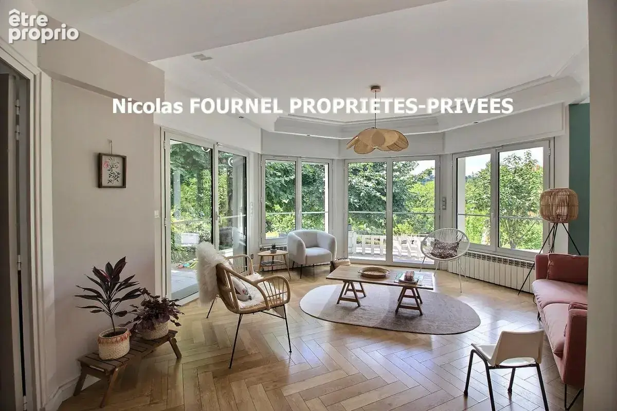 Saint Etienne maison de Maître de 275 m²  5 chambres, avec piscine, dépendance et carport sur 1900m² de terrain - photo 3
