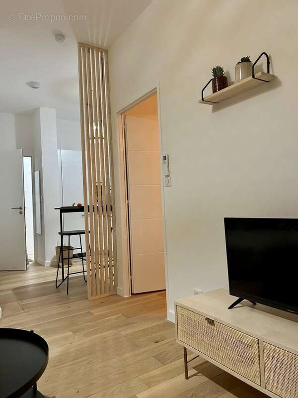 AJACCIO (20), Charmant appartement T2, début du cours Napoléon, proche Port, gare, commerces, bus - photo 7