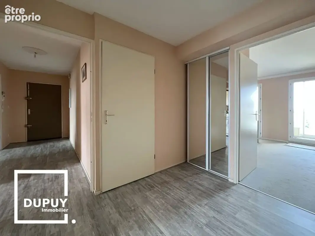 Les Raisins - Canal du Midi  T4 de 89 m² - Terrasse et Parking. - photo 4