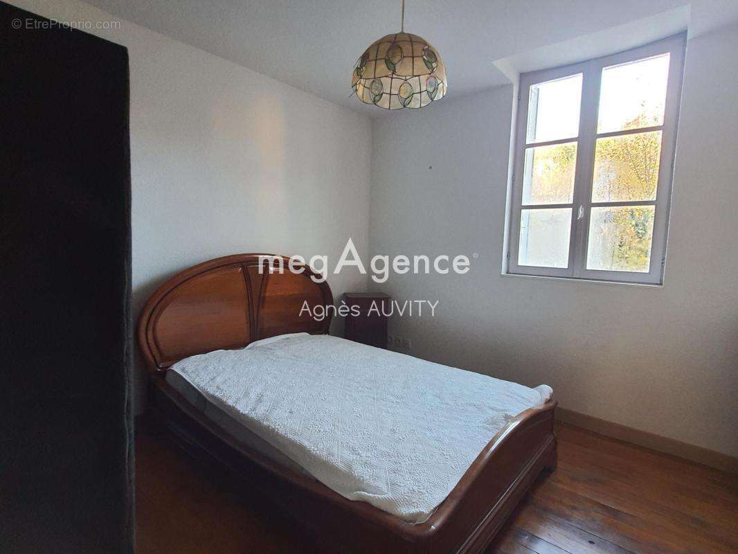 Appartement à NERIS-LES-BAINS