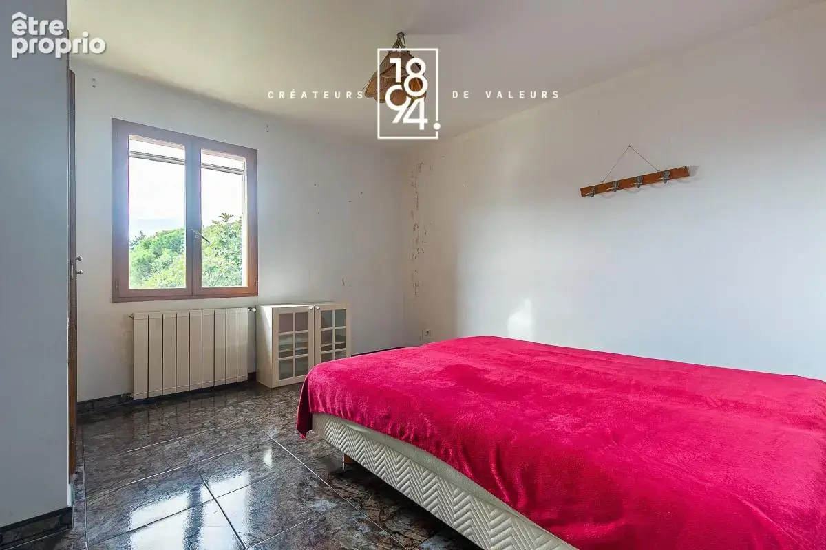 À la vente, villa familiale t5 + t3, terrain paysagé & piscine à lauris 84360 - photo 17