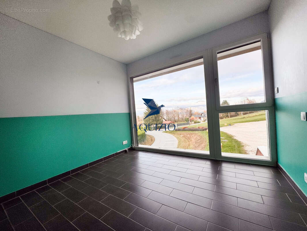 Appartement à LA ROCHE-SUR-FORON