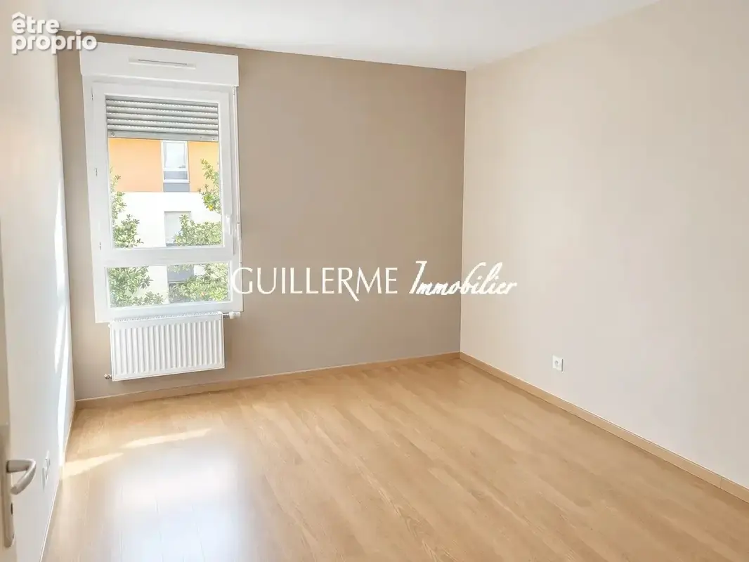 Beau T3 récent proche Granclément avec garage - photo 5