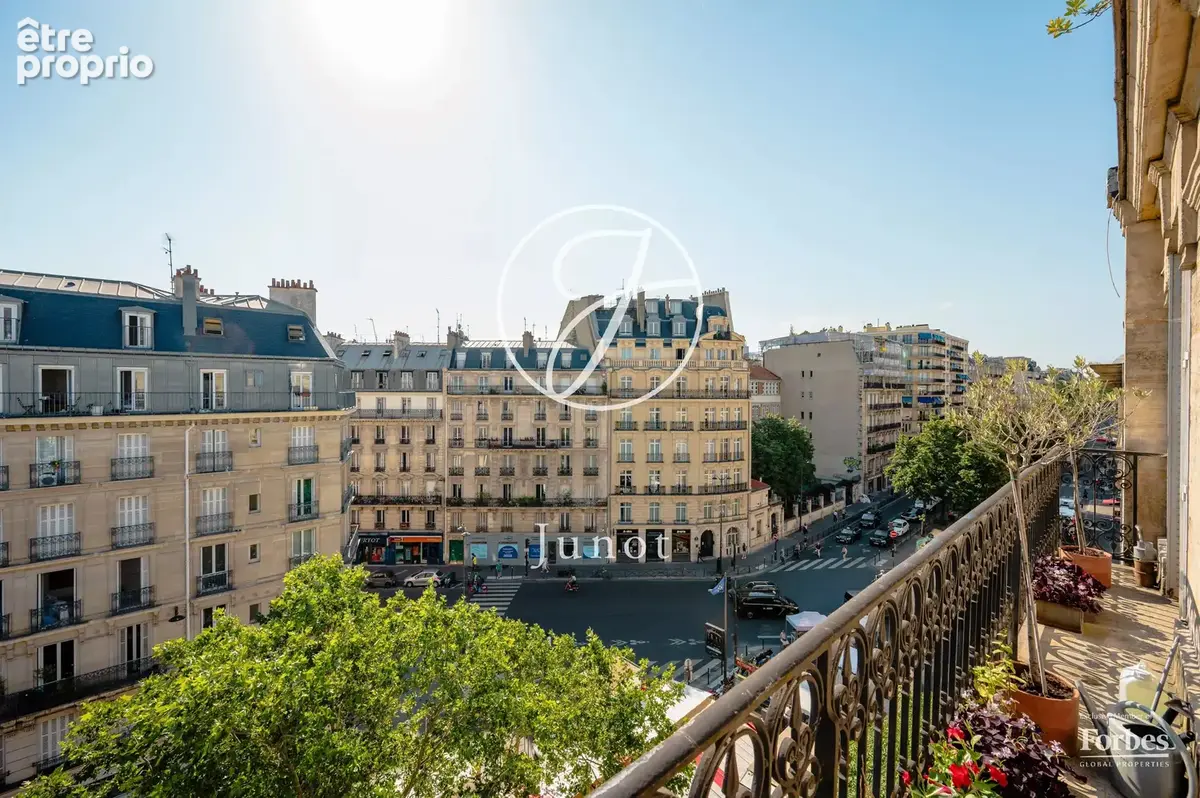 Paris 6e - SÈVRES-BABYLONE - Appartement - 5 pièces - 117,16m² Carrez - 3 chambres - Vues dégagées - photo 8