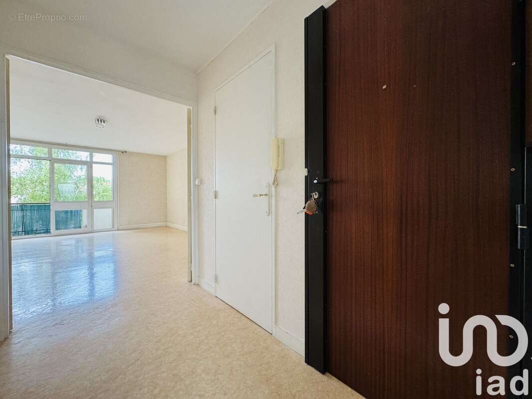 Photo 2 - Appartement à SAINT-FARGEAU-PONTHIERRY