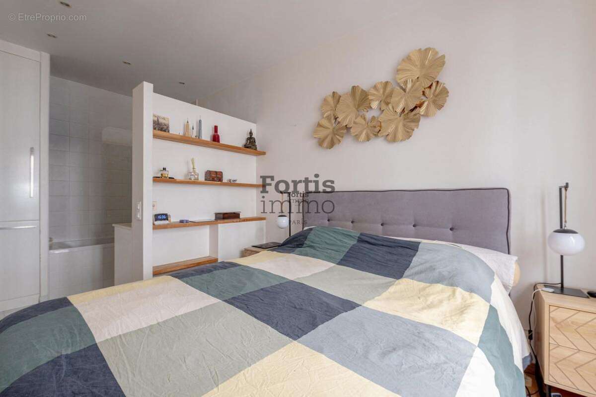 Appartement à PARIS-2E