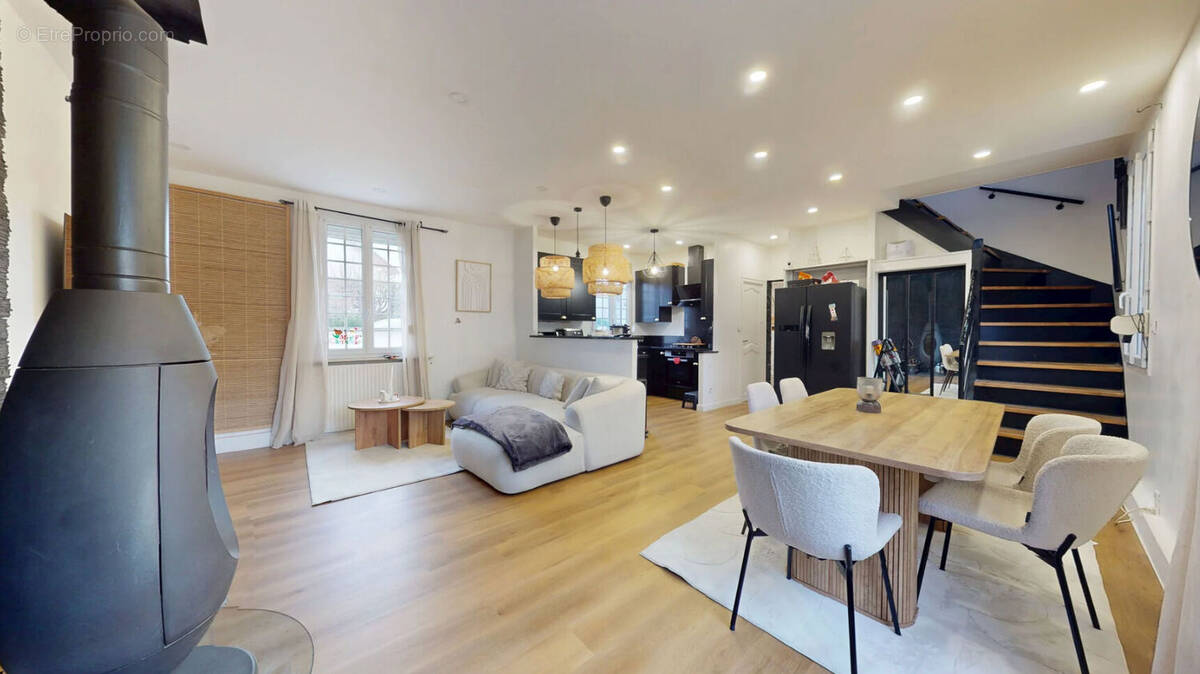 Maison à PONTAULT-COMBAULT