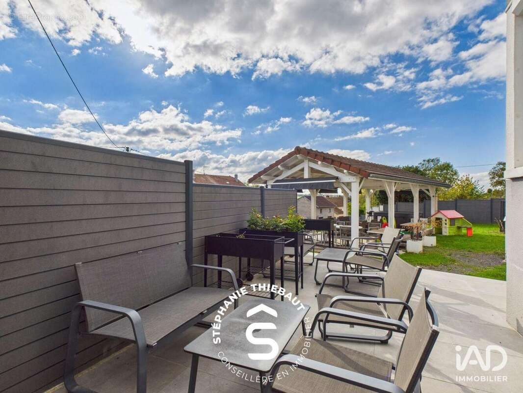 Photo 3 - Commerce à GRANDVILLERS