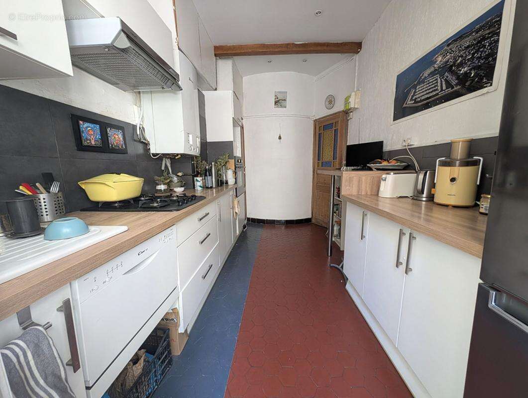 Appartement à MARSEILLE-1E