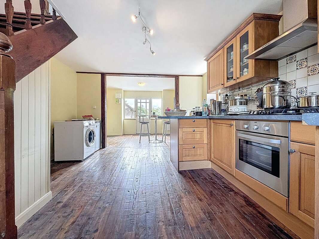 Maison à SAINT-PIERRE-DE-FRUGIE