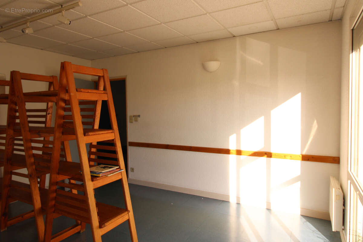 A vendre ambert local professionnel 50.60 m2 - photo 5
