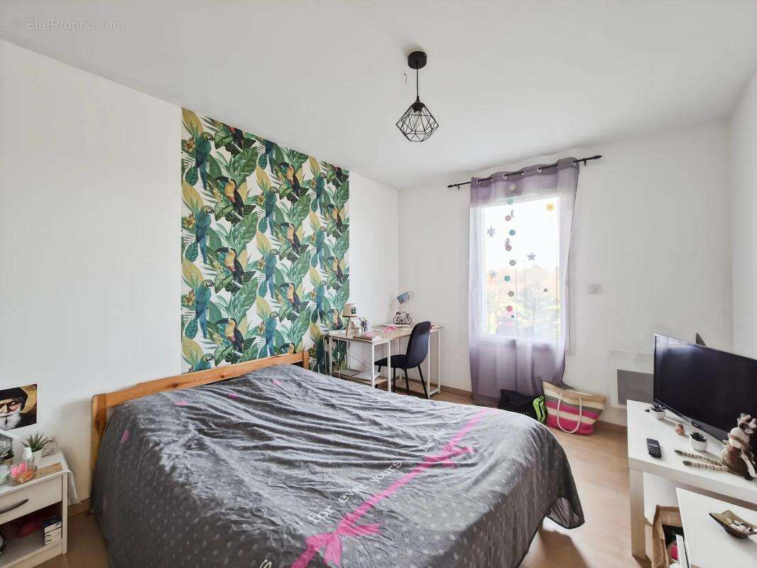 Maison à BRIZAMBOURG