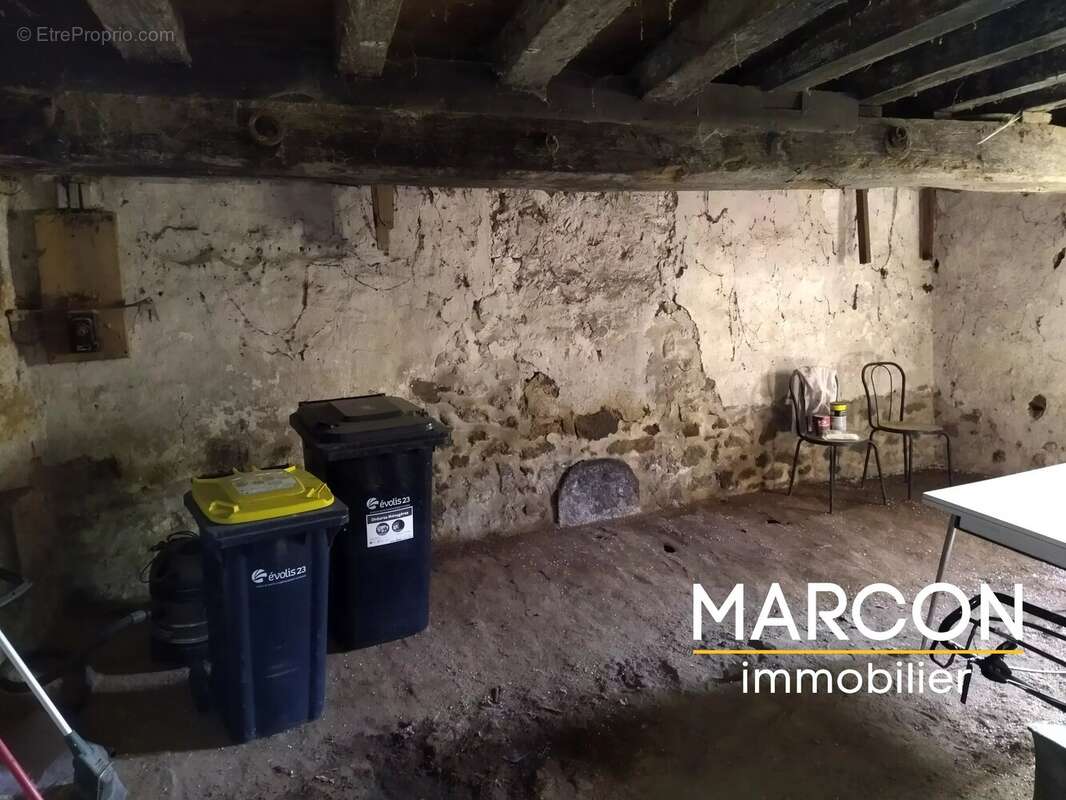 Maison à AZAT-CHATENET