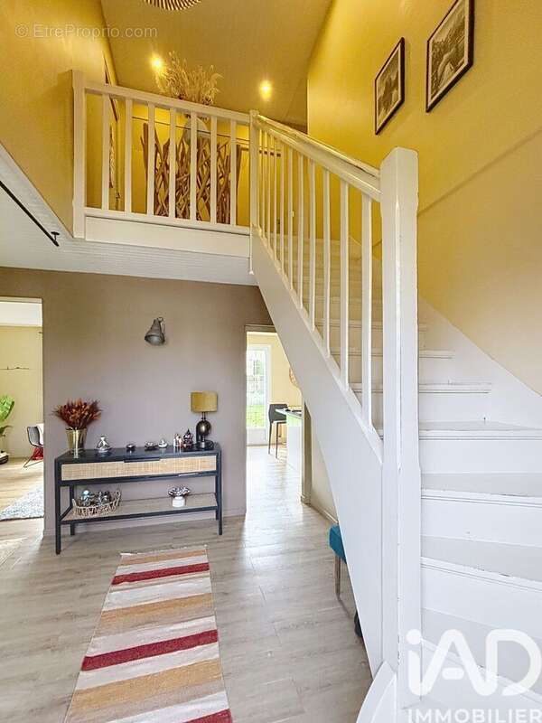 Maison 114 m² à Mayenne  - photo 3