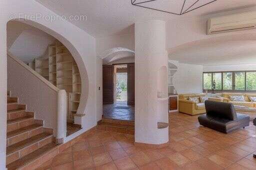 Maison à MOUGINS