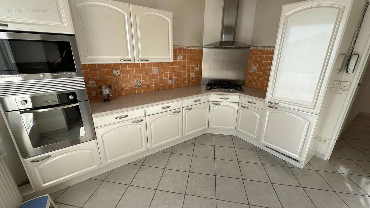 Photo 7 - Appartement à LA TOUR-DE-SALVAGNY