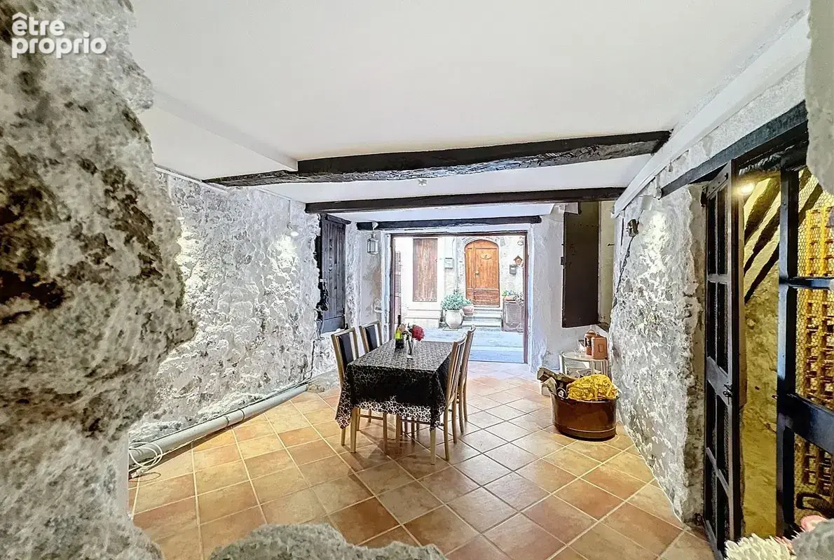 Maison de village de 175m2 avec terrasse. - photo 4