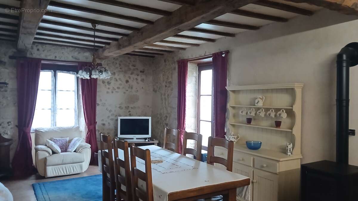Maison 217 m² à Saint-Severin  - photo 25