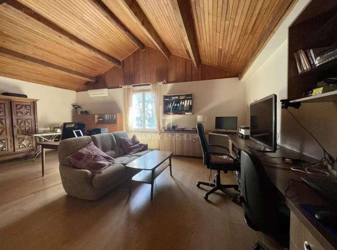 Mas familial sur 8000m2 de terrain à Arles - photo 22