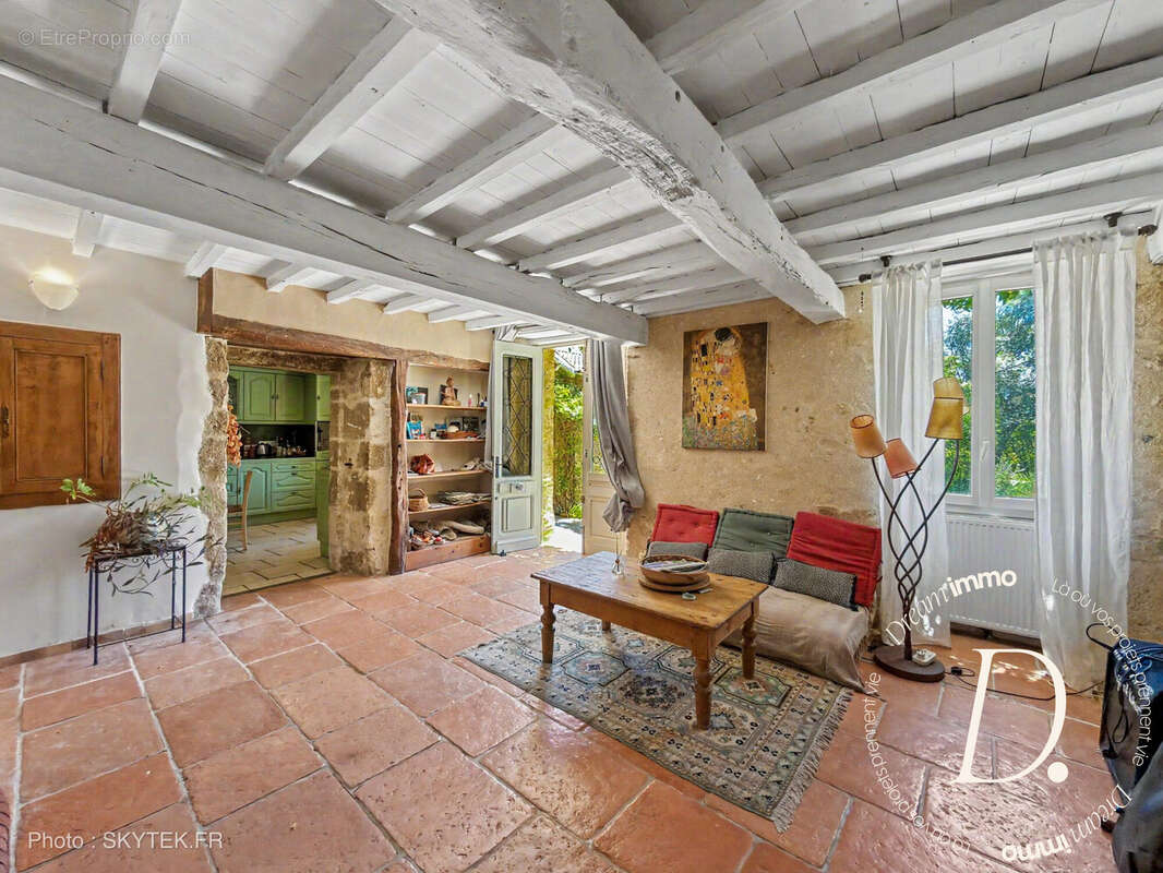 Maison à VIC-FEZENSAC