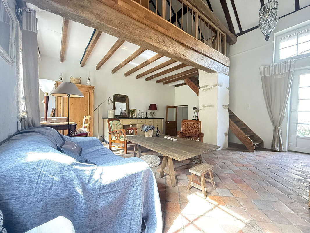 Maison à HOUDAN
