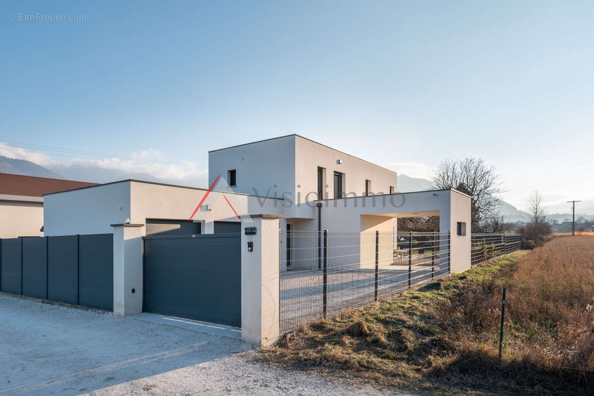 Maison à VARCES-ALLIERES-ET-RISSET