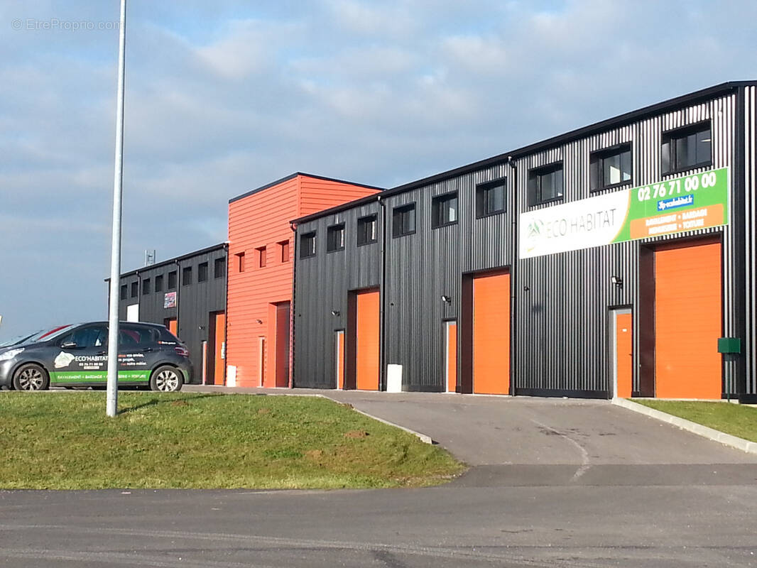 Commerce à SAINTE-MARIE-DES-CHAMPS