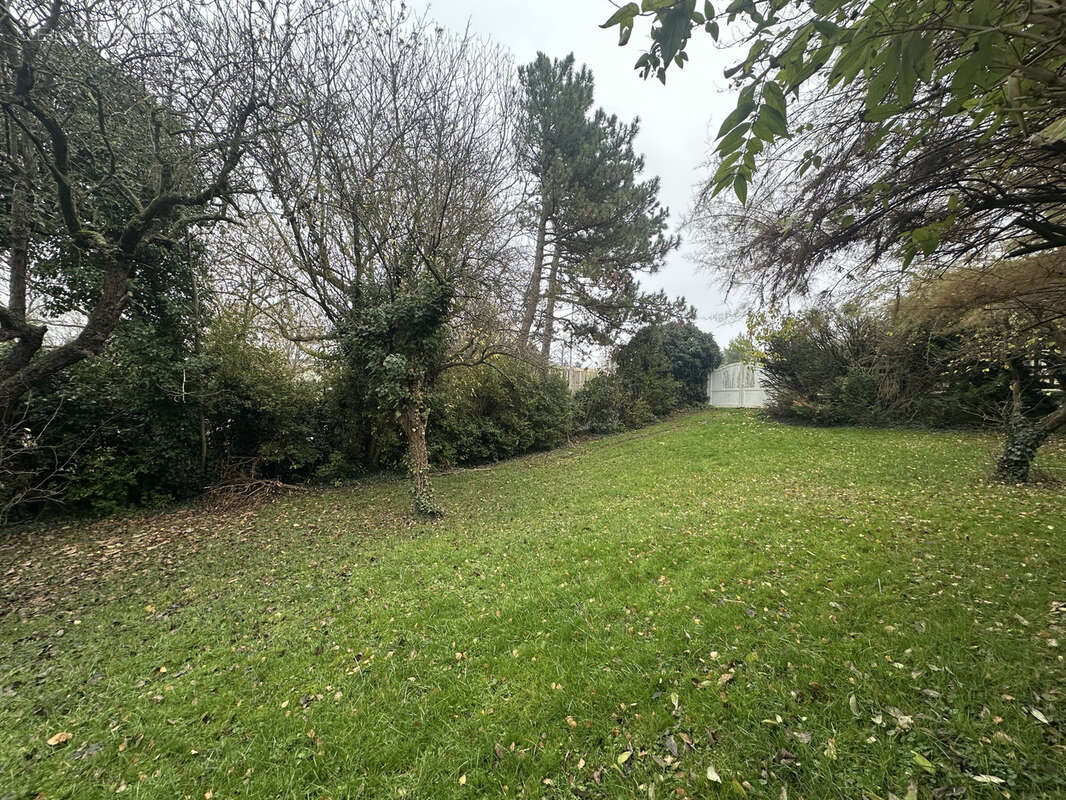 Terrain à NOISY-LE-GRAND