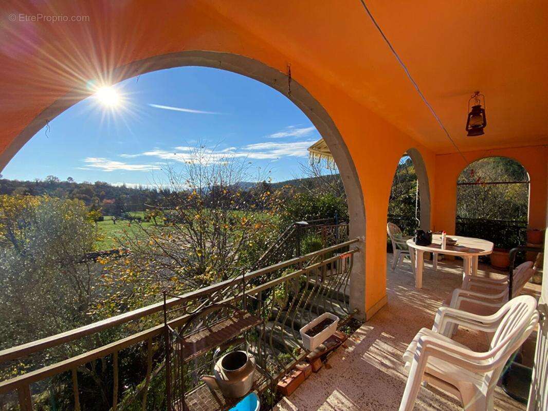 Maison à SAINT-PAUL-LE-JEUNE