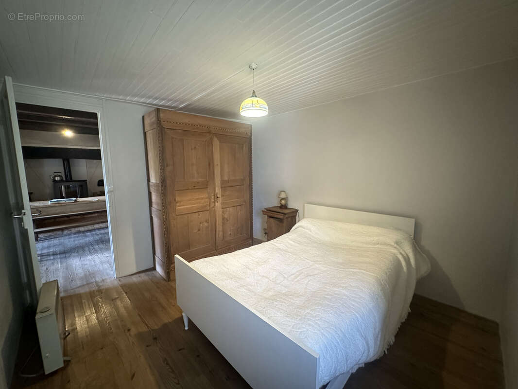 Maison en pierre avec dépendances - photo 5