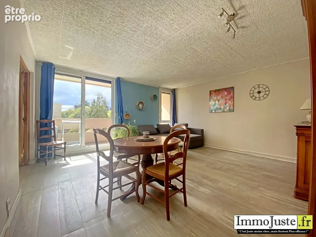 Appartement 4 pièces 80 m² à vendre à Elancourt (78990) - photo 2
