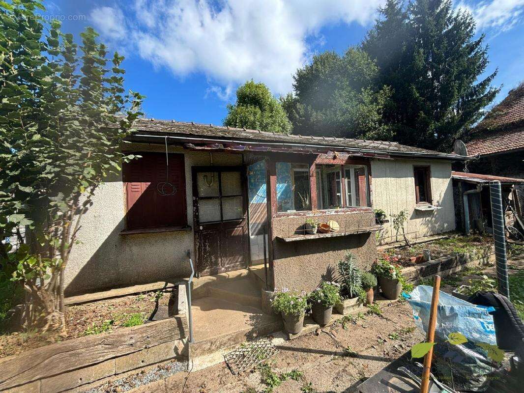 Maison à LA JONCHERE-SAINT-MAURICE