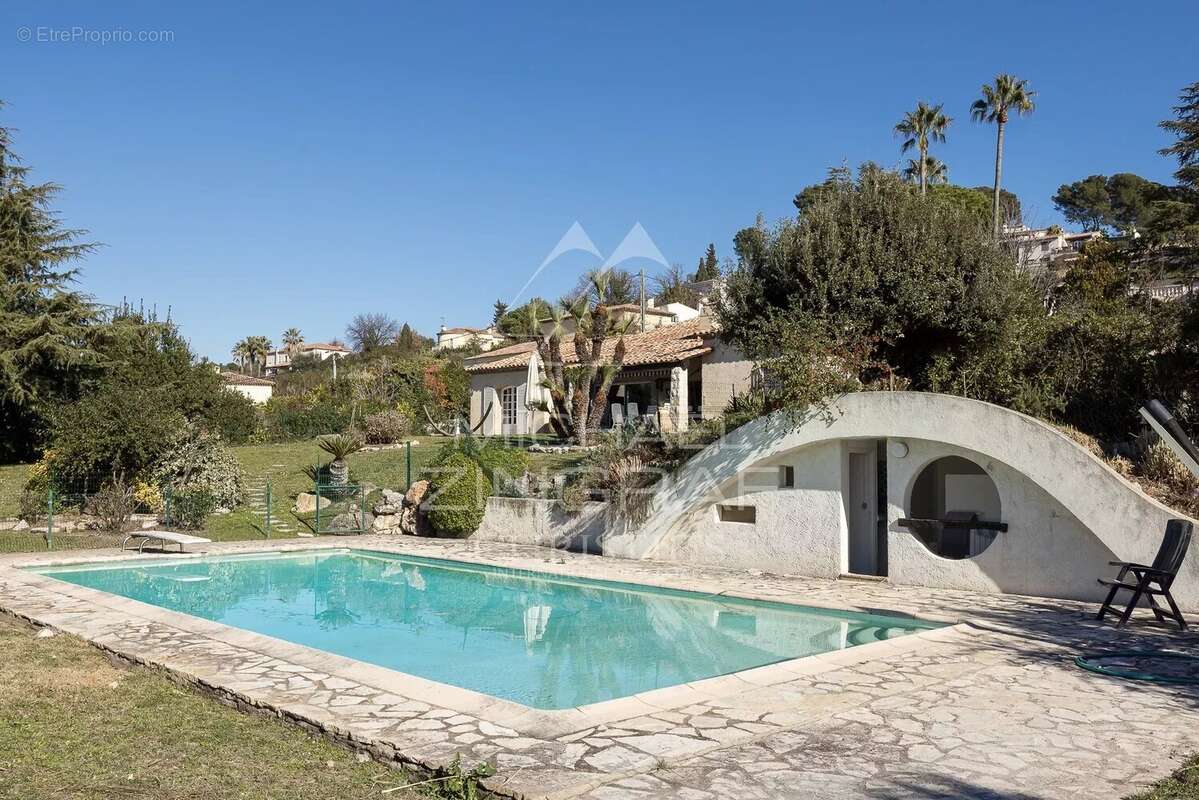 Maison à CAGNES-SUR-MER