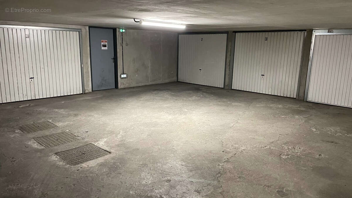 Parking à LYON-7E