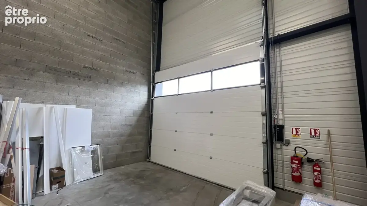 Bureaux Locaux d'Activités à Vendre - 351m2 proche MONTMELIAN (73) - photo 7