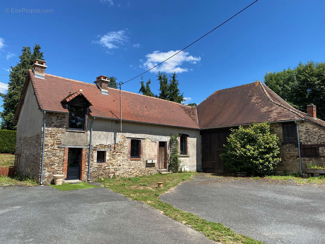 Maison à COUSSAC-BONNEVAL