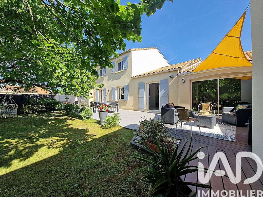 Maison 214 m² à Barbechat  - photo 2