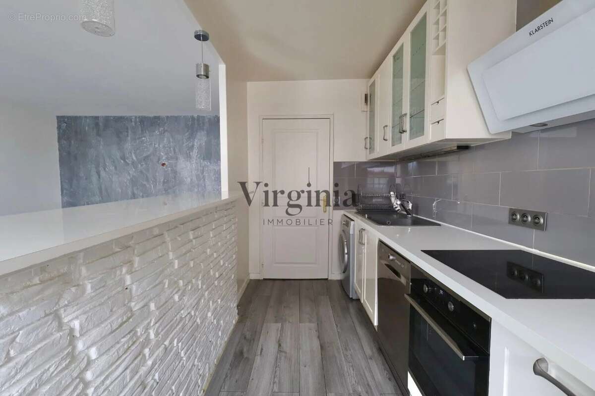 Appartement à CHARENTON-LE-PONT