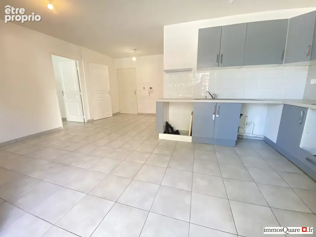 Appartement 60 m² à Bron  - photo 2