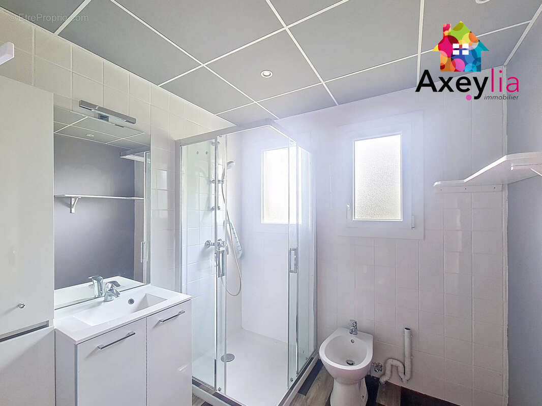 Maison à LA CLAYETTE