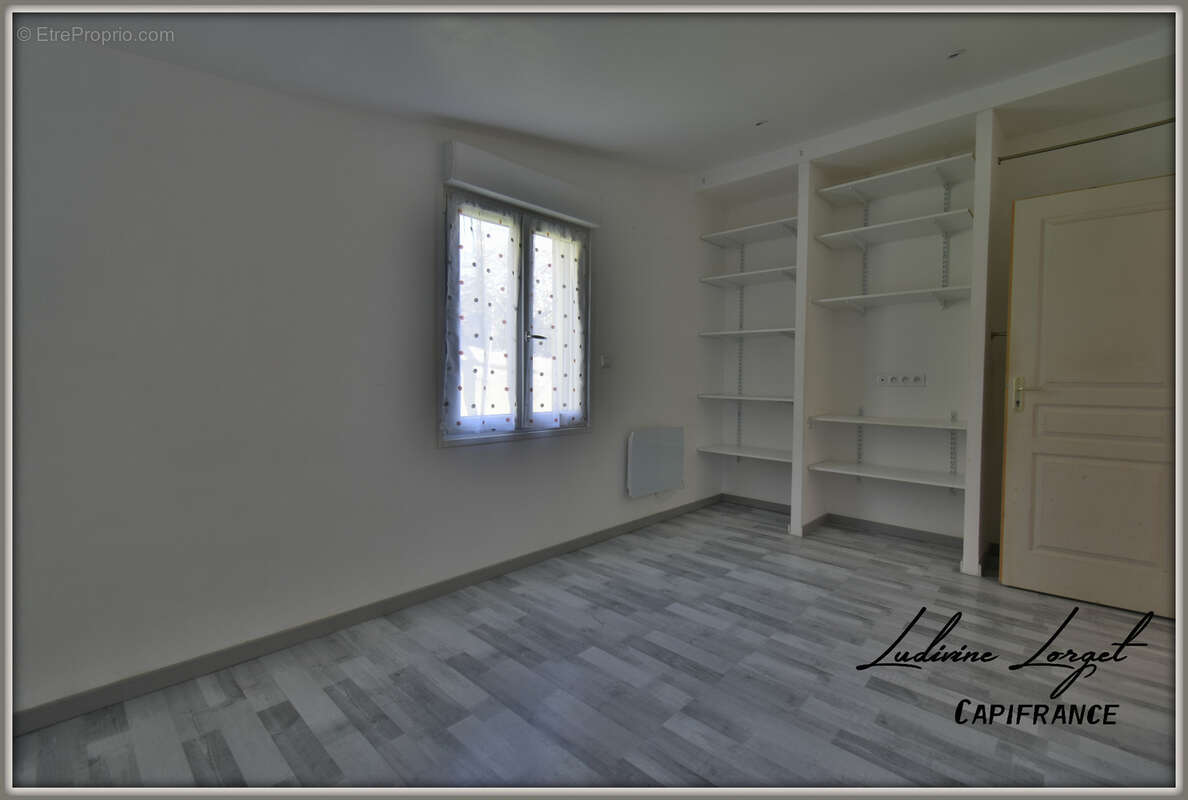 Maison à vendre 4 pièces de plain-pied Hameau de NEUILLY SAINT FRONT (02) - 86m2 habitables - 3 chambres- sous sol - Terrain 900 - photo 6