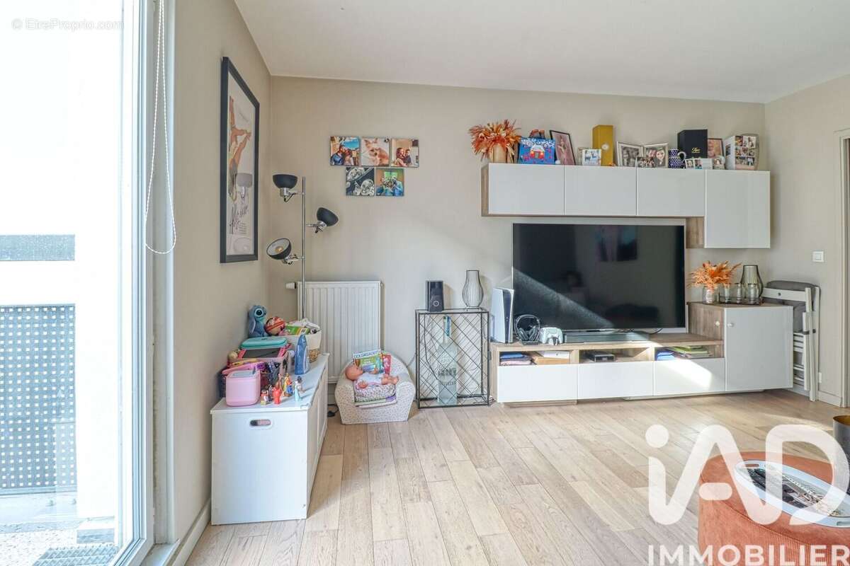 Photo 2 - Appartement à GENNEVILLIERS