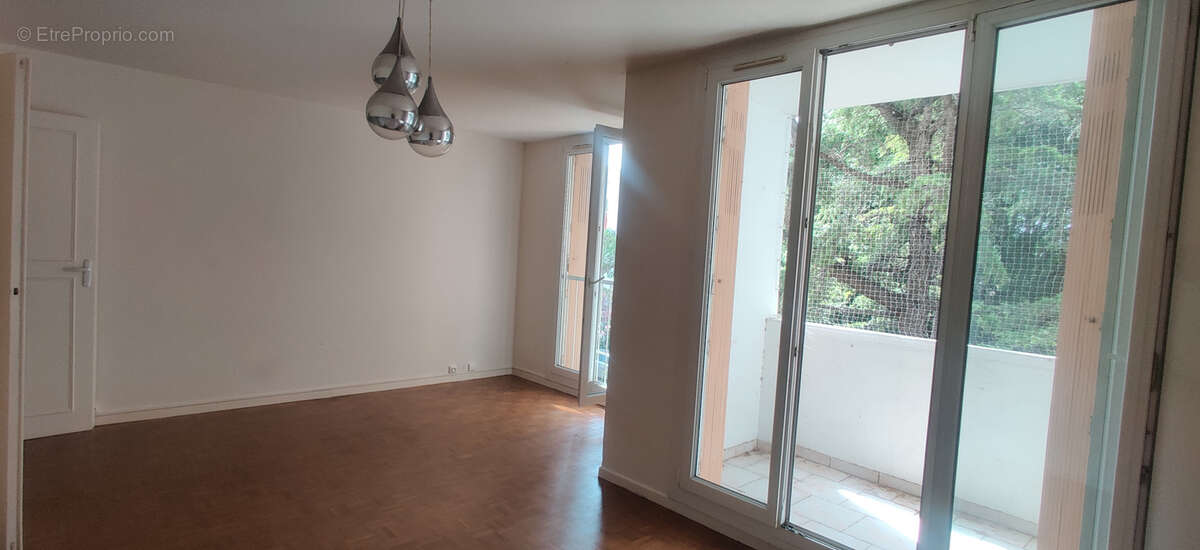 Appartement à MARSEILLE-11E